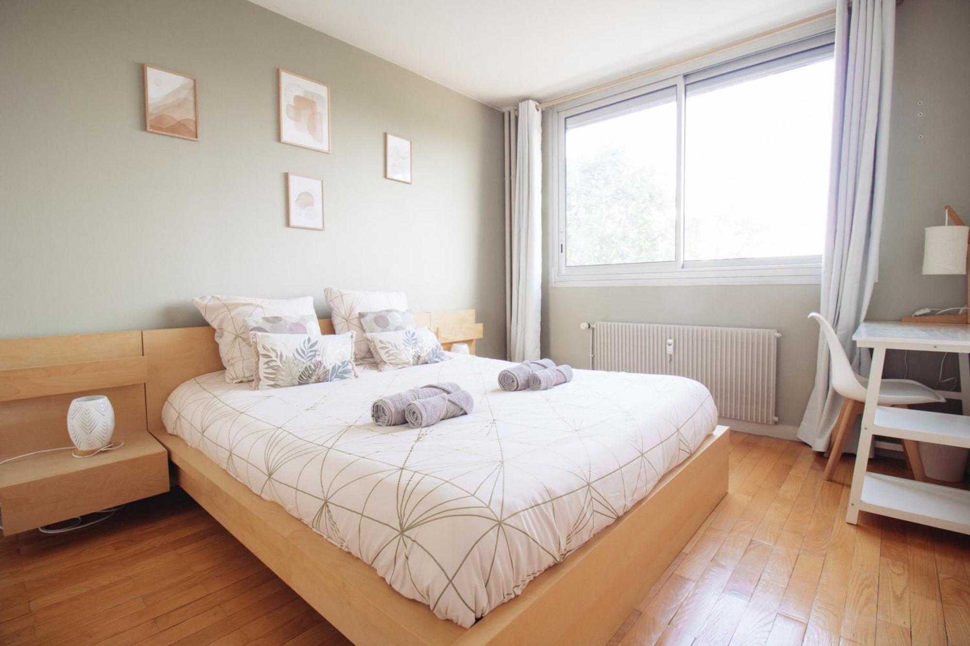 Appartement Spacieux Avec Balcon Bourg-en-Bresse Esterno foto