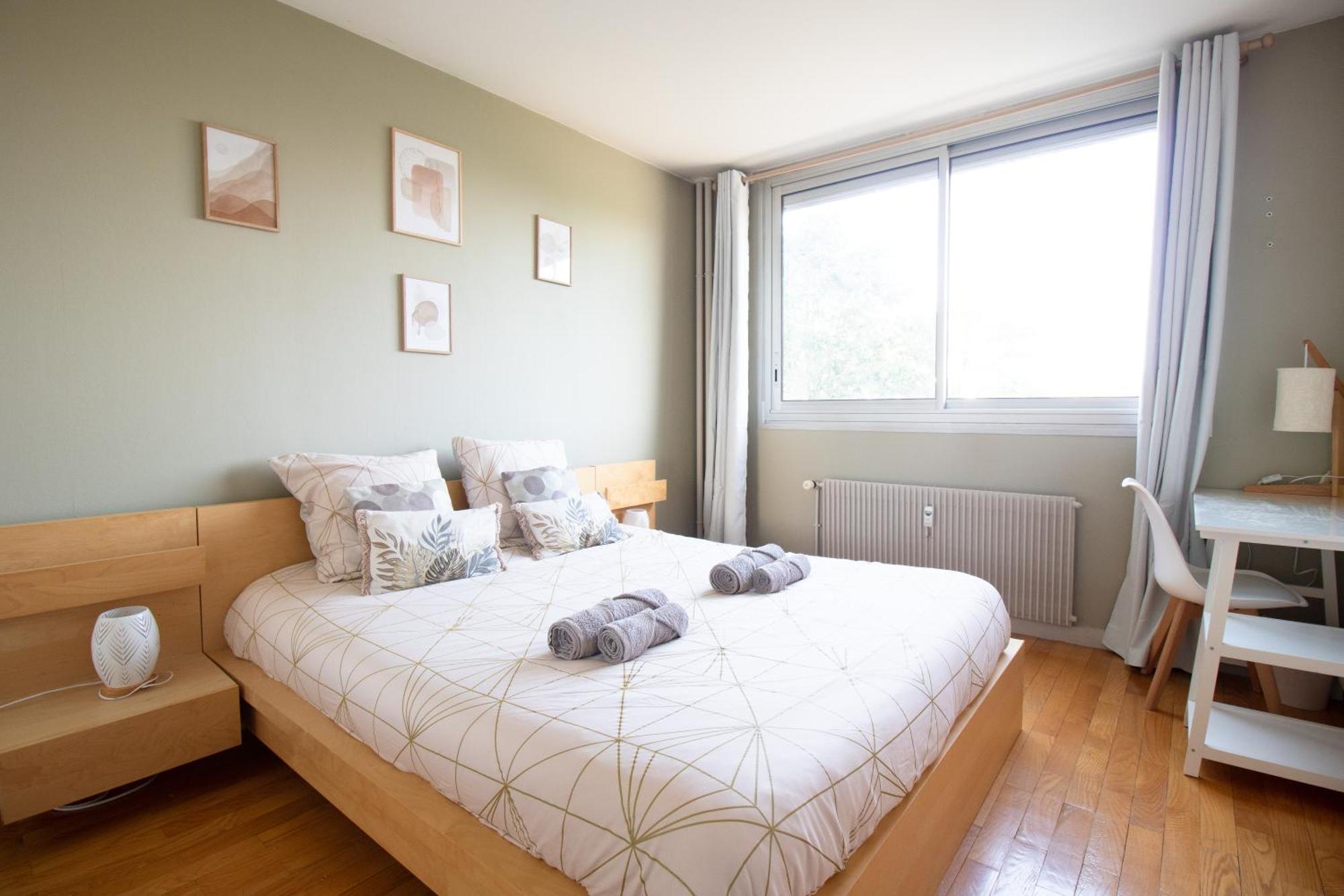Appartement Spacieux Avec Balcon Bourg-en-Bresse Esterno foto