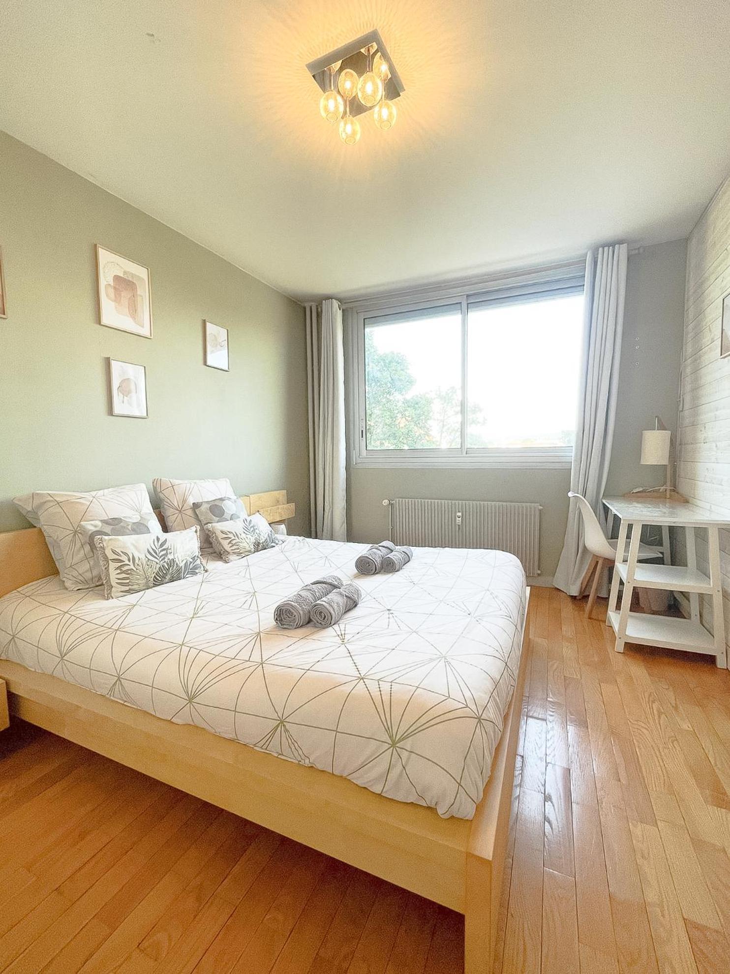 Appartement Spacieux Avec Balcon Bourg-en-Bresse Esterno foto
